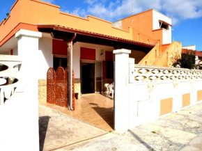 Tanoshii holiday home on the ground floor with outdoor space and parking space San Foca